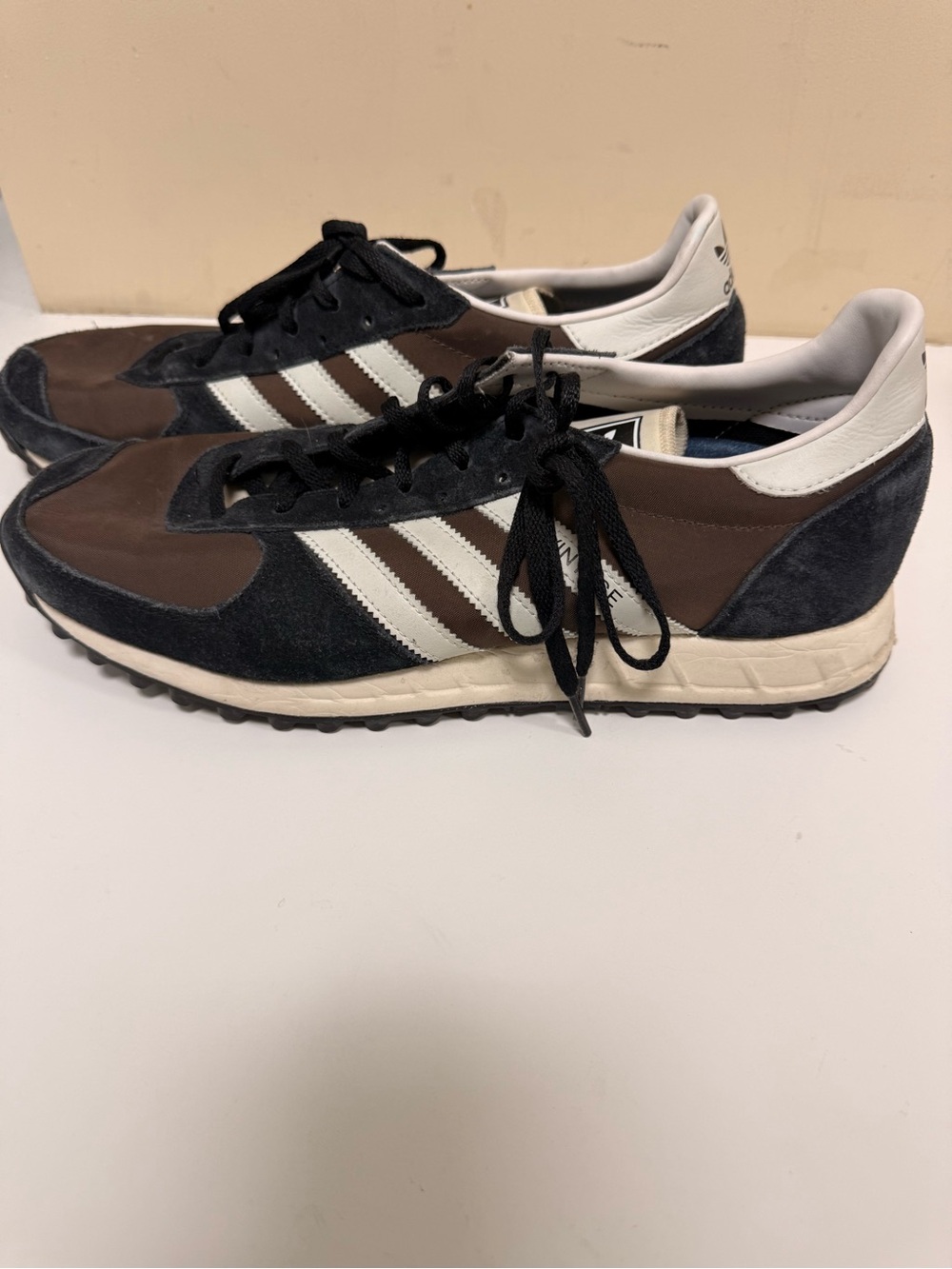 adidas Men's Black, Brown & White Retro Trainer Sneakers